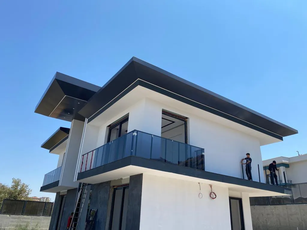 Modern Villa Antrasit Saçak