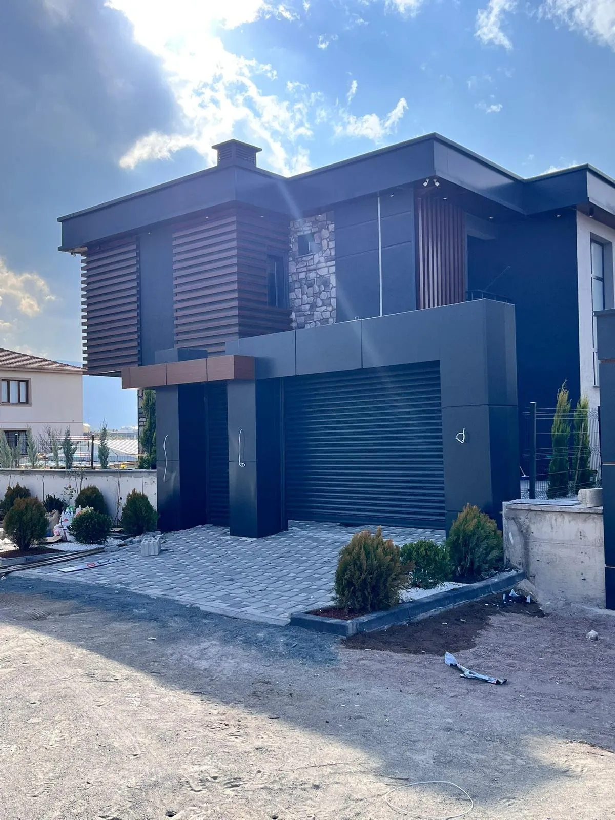 Villa Ahşap Çıtalı Cephe ve Garaj