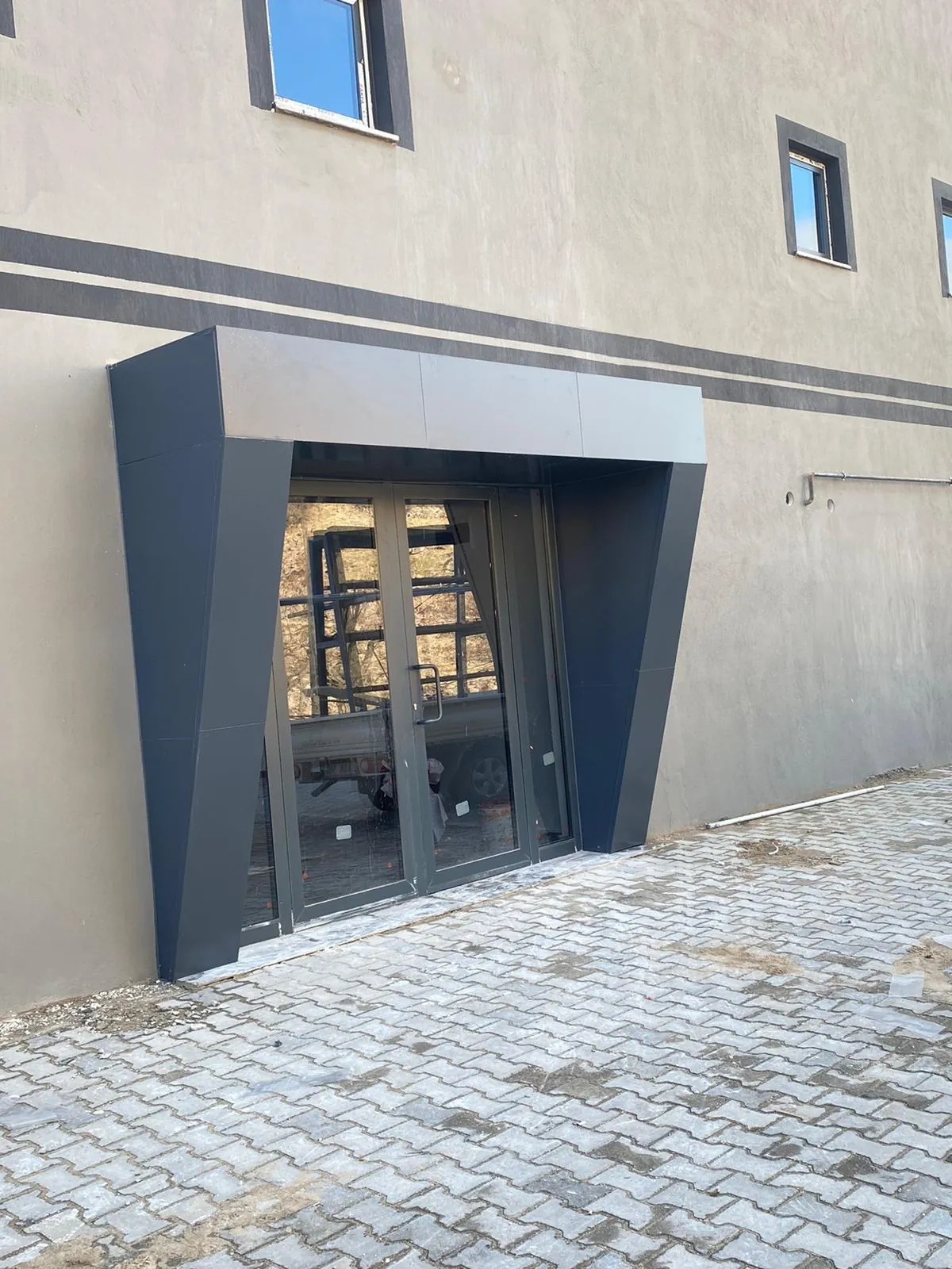 Apartman Giriş Çerçevesi